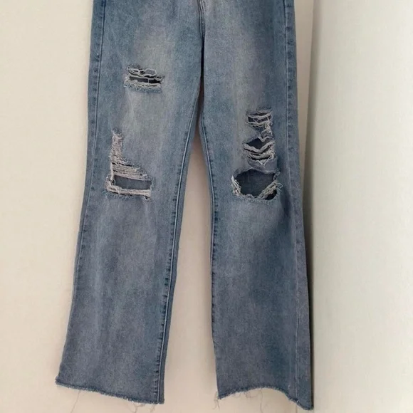 Distressed flare mom jeans ABOUND size 27 - Picture 3 of 4